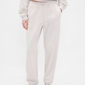 Gap Heavyweight French Terry Slim Joggers size medium in Regular Gray
